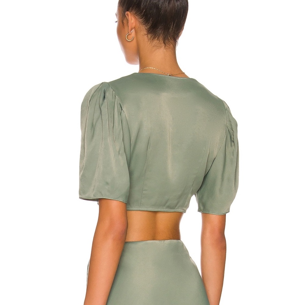 Revolve - Picture 3 of 3